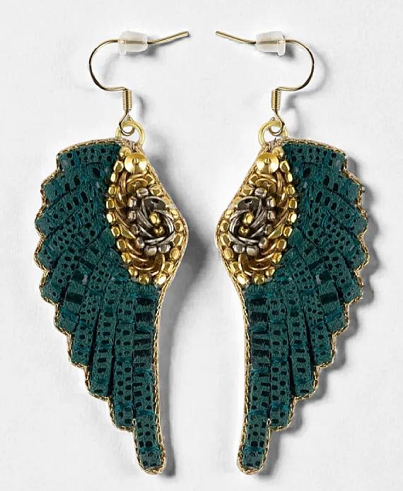 boucles-d-oreilles-cuir-brode-angel-nahua-5.jpg