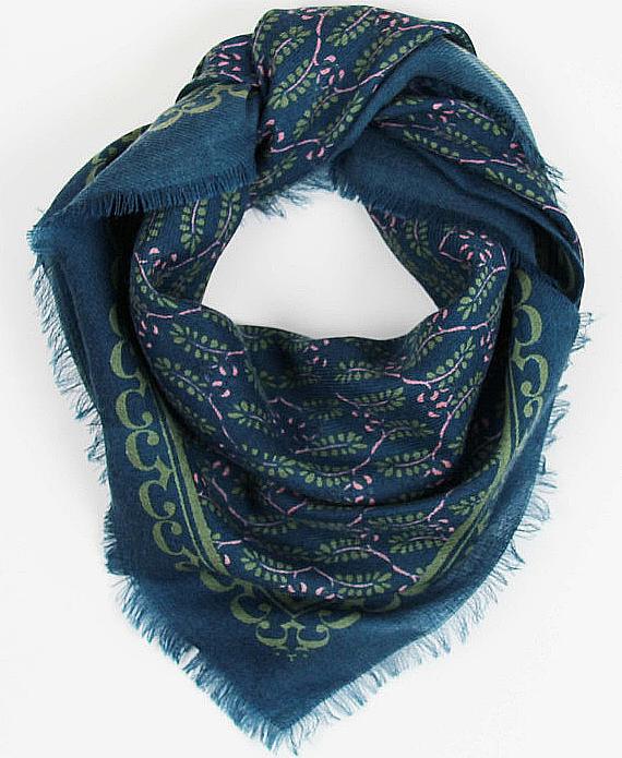 foulard-triangle-laine-celeste-les-belles-vagabondes-4.jpg