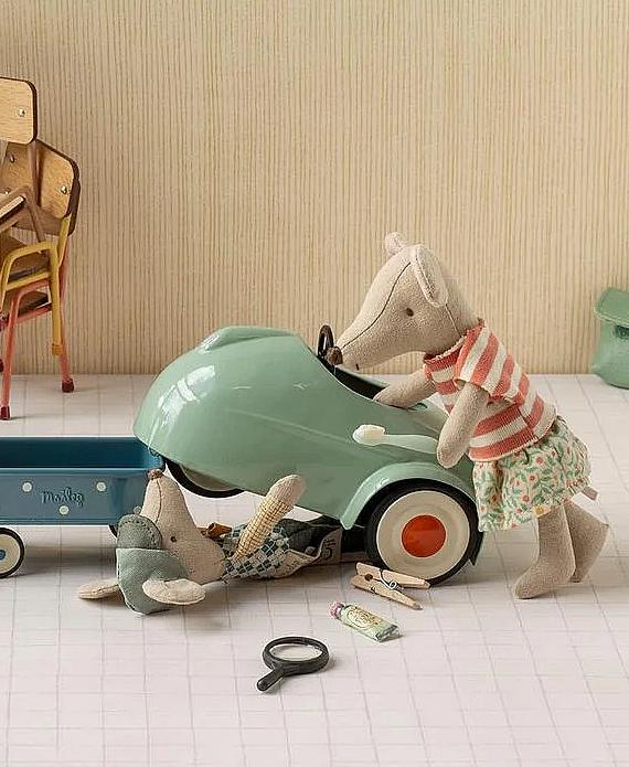 voiture-souris-maileg-1.jpg
